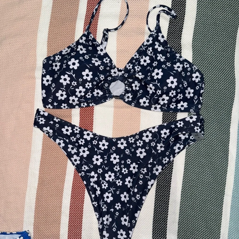 Bundle – 2 Floral Print Bikinis
